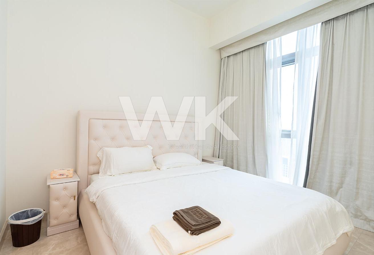 High Floor / Burj and Creek View / 4BR Furnished photo 4