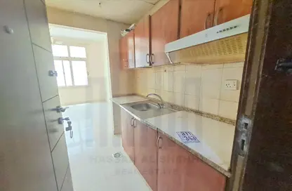 Apartment - 1 Bathroom for rent in Muwailih Building - Muwaileh - Sharjah