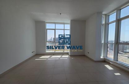 Apartment - 3 Bedrooms - 4 Bathrooms for rent in Al Aryam Tower - Tourist Club Area - Abu Dhabi