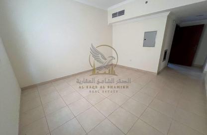 Apartment - 1 - 1 for rent in Al Qulayaa Building - Al Qulaya'ah - Al Sharq - Sharjah Apartment - 1 - 1 for rent in Al Qulayaa Building - Al Qulaya'ah - Al Sharq - Sharjah