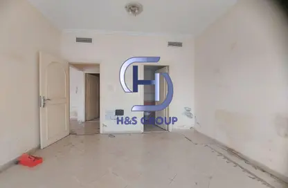 شقة - غرفة نوم - 2 حمامات للايجار في مبنى جي جي كو مويلح - تجارية مويلح - الشارقة