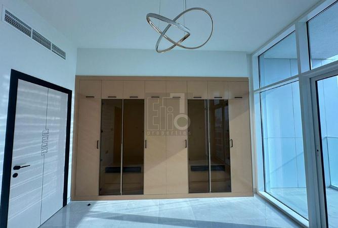 73111806 - Property Image 2