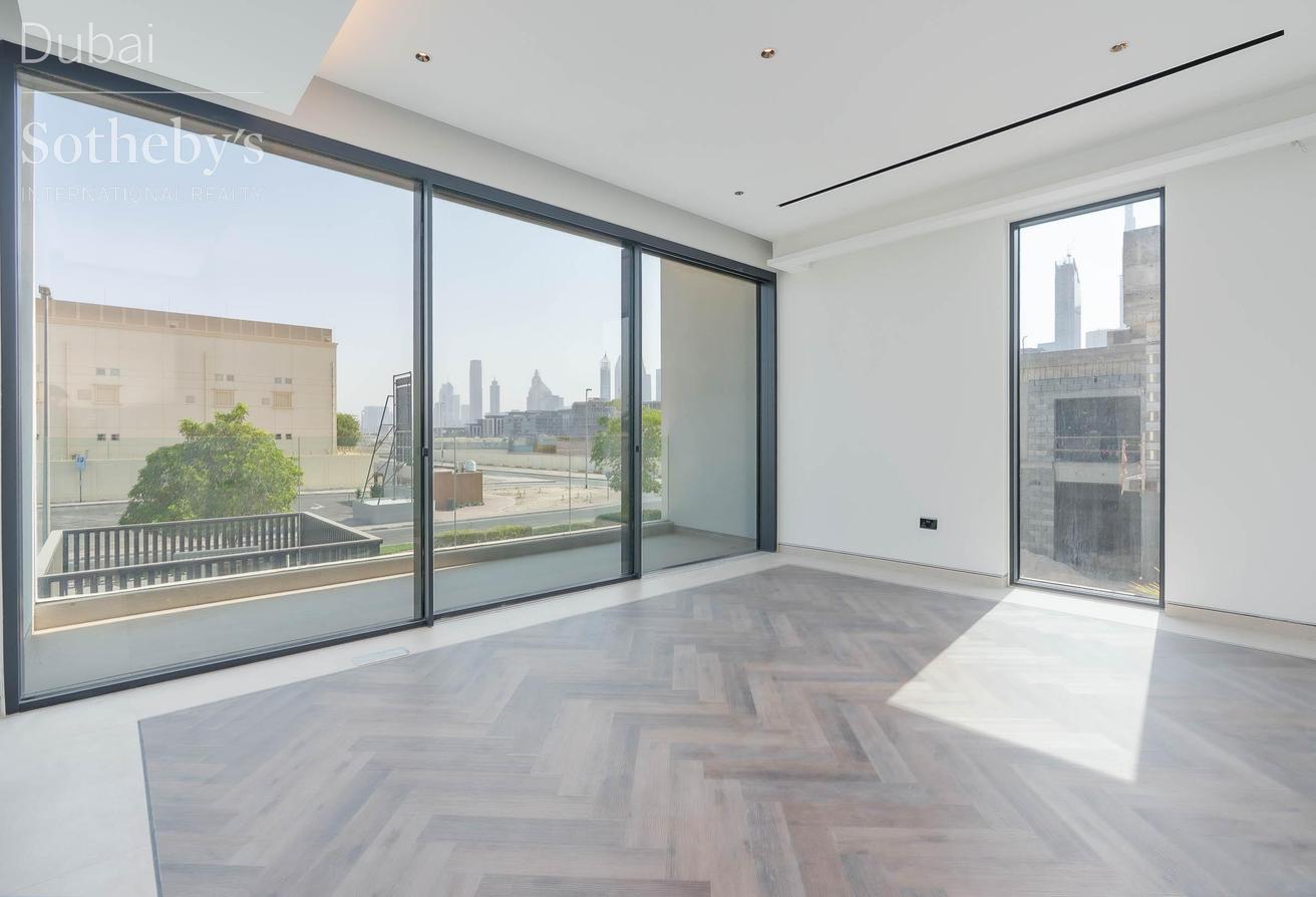 Villa with Dubai Skyline Views in Al Wasl photo 6