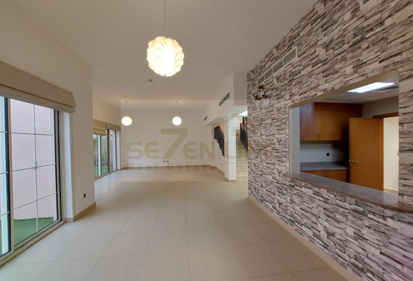 Vacant | 4BR Independent Villa | Private Pool photo 14