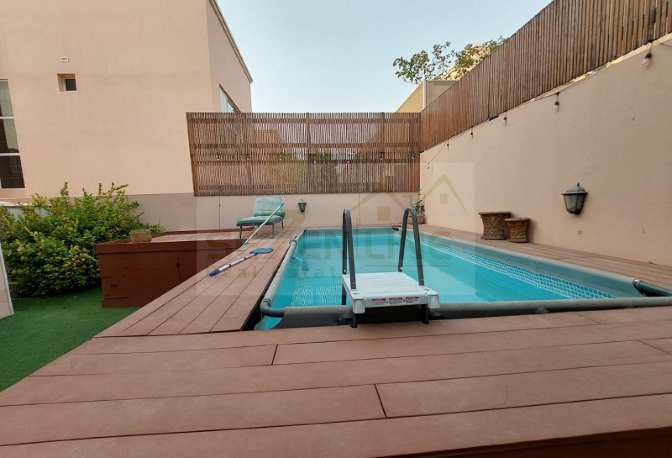 Vacant | 4BR Independent Villa | Private Pool photo 2