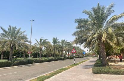 Apartment - 1 Bedroom - 2 Bathrooms for rent in Al Sabeel Building - Al Ghadeer - Abu Dhabi