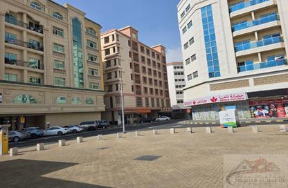 عمارة بالكامل - 8 غرف نوم - 8 حمامات للبيع في بناية مويليح 29 - مويلح - الشارقة