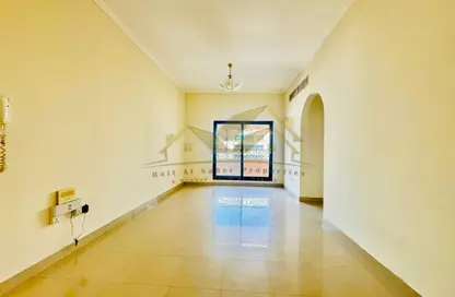 Apartment - 2 Bedrooms - 2 Bathrooms for rent in Mankhool Road - Bur Dubai - Dubai