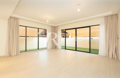 Townhouse - 5 - 6 for rent in Portofino - Damac Lagoons - Dubai