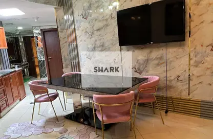 شقة - غرفة نوم - 2 حمامات للبيع في أورينت تاور 1 - أورينت تاور - البستان - عجمان