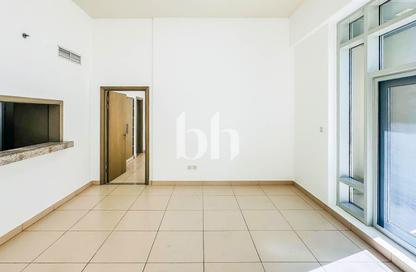 Apartment - 1 Bedroom - 2 Bathrooms for rent in The Lofts West - The Lofts - Downtown Dubai - Dubai