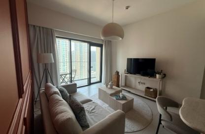 Apartment - 1 - 1 for rent in Burj Royale - Downtown Dubai - Dubai