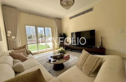 Villa - 5 Bedrooms - 6 Bathrooms for rent in Meadows 2 - Meadows - Dubai Villa - 5 Bedrooms - 6 Bathrooms for rent in Meadows 2 - Meadows - Dubai