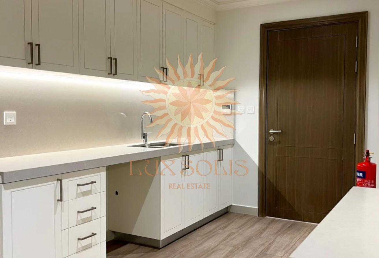 UNFURNISHED | LANDSCAPED GARDEN | LA MER EXPERT photo 6