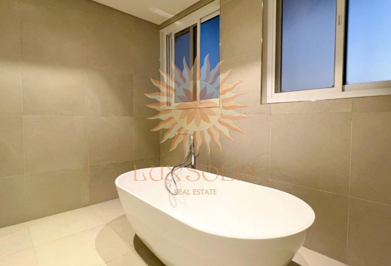 UNFURNISHED | LANDSCAPED GARDEN | LA MER EXPERT photo 22
