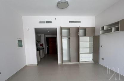 Apartment - Studio - 1 for rent in Al Waleed Garden 2 - Al Waleed Garden - Al Jaddaf - Dubai Apartment - Studio - 1 for rent in Al Waleed Garden 2 - Al Waleed Garden - Al Jaddaf - Dubai