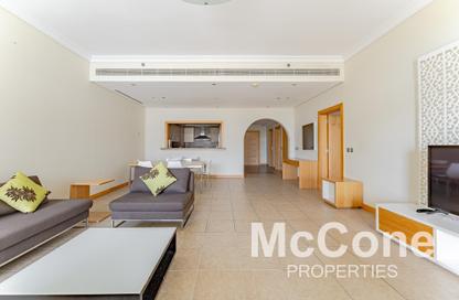 Apartment - 4 Bedrooms - 3 Bathrooms for rent in Al Das - Shoreline Apartments - Palm Jumeirah - Dubai