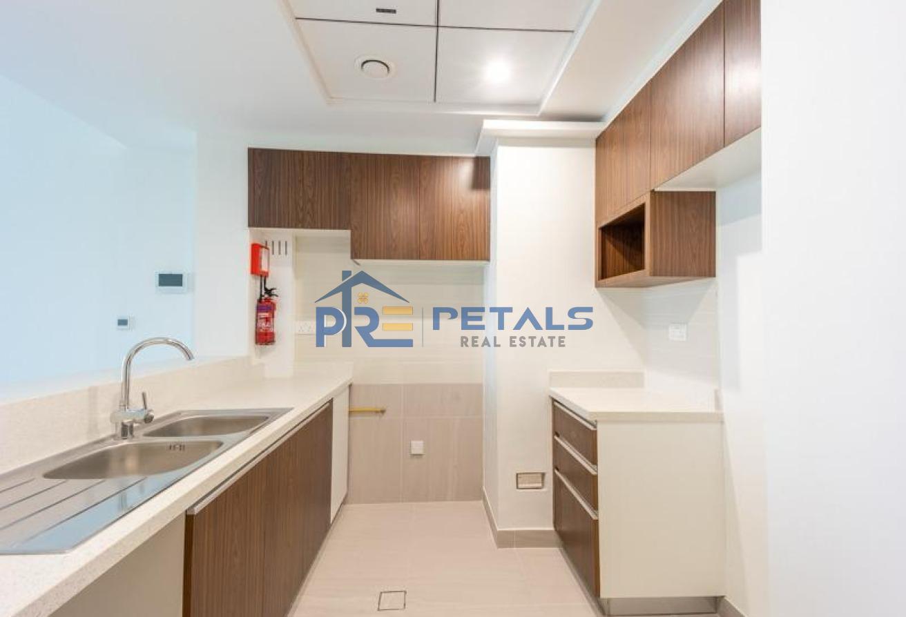 Huge Balcony | Unfurnished | Dubai Frame View photo 4