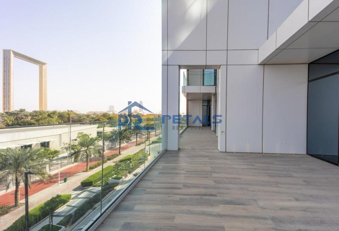 Huge Balcony | Unfurnished | Dubai Frame View photo 13