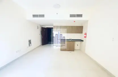 Apartment - Studio - 1 Bathroom for rent in Fire Station Road - Muwaileh - Sharjah