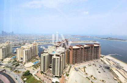 Apartment - Studio - 1 Bathroom for rent in The Palm Tower - Palm Jumeirah - Dubai