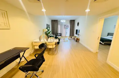 شقة - غرفة نوم - 2 حمامات للايجار في روز2 - حدائق الإمارات 1 - قرية جميرا الدائرية - دبي