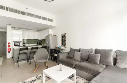 شقة - غرفة نوم - 2 حمامات للبيع في في2 - مدينة دبي الرياضية - دبي