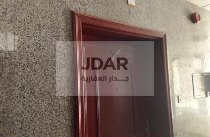 عمارة بالكامل - 8 غرف نوم - 8 حمامات للبيع في تجارية مويلح - الشارقة