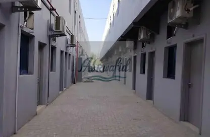 Labor Camp - Studio for rent in Industrial Building 13 - Industrial Area 13 - Sharjah Industrial Area - Sharjah