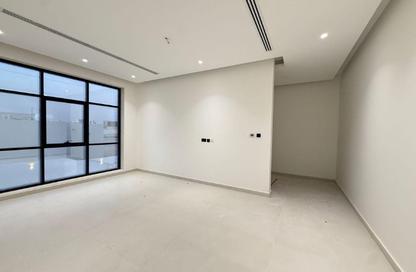 Villa - 5 Bedrooms - 6 Bathrooms for rent in Al Aweer 1 - Al Aweer - Dubai