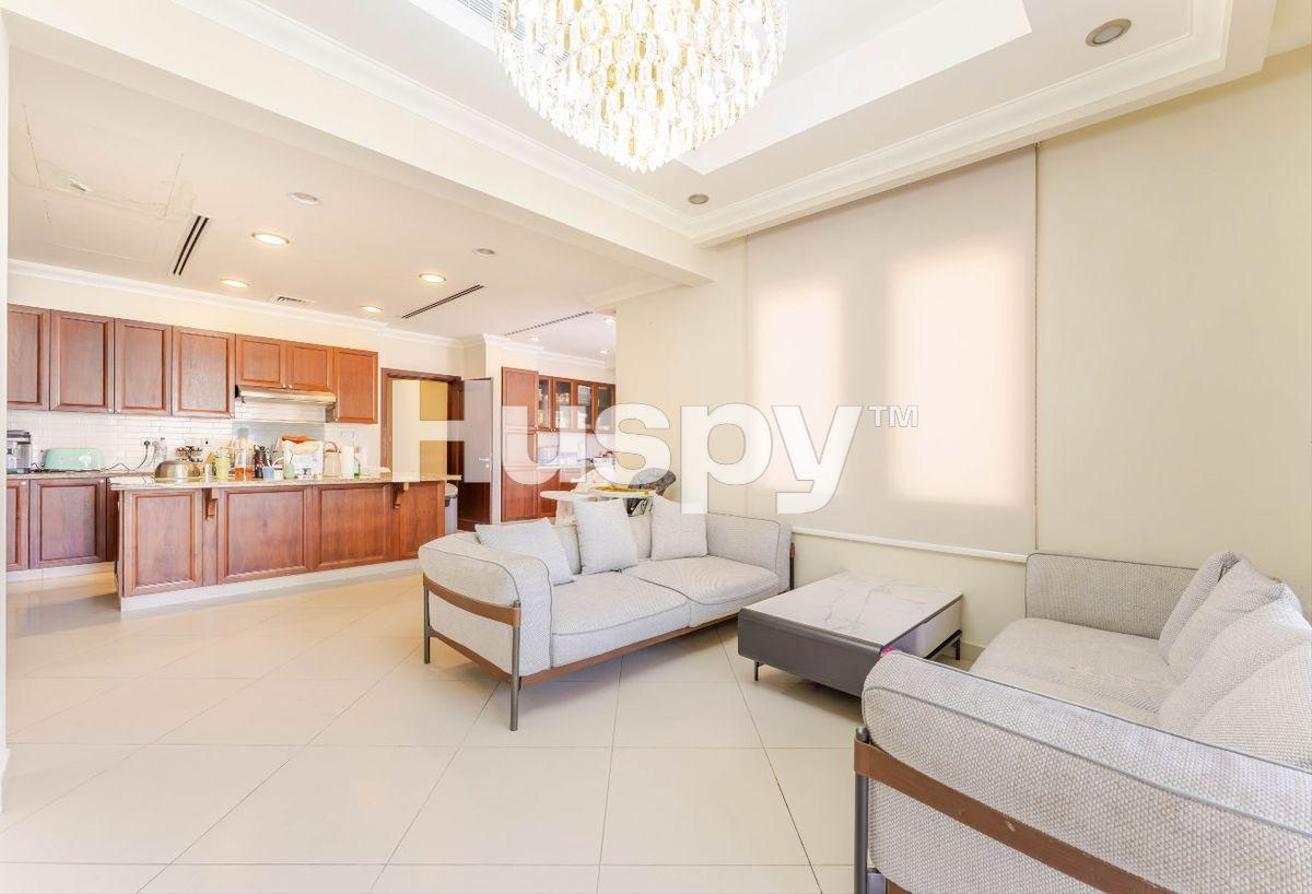 Overlooking Pool | Unfurnished | Vacant photo 5