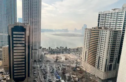 شقة - 2 غرف نوم - 2 حمامات للايجار في برج منازل 2 - شارع التعاون - التعاون - الشارقة