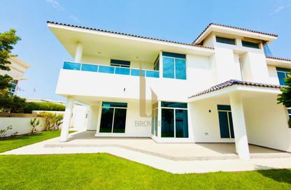 Villa - 5 - 5 for rent in Umm Suqeim 1 Villas - Umm Suqeim 1 - Umm Suqeim - Dubai