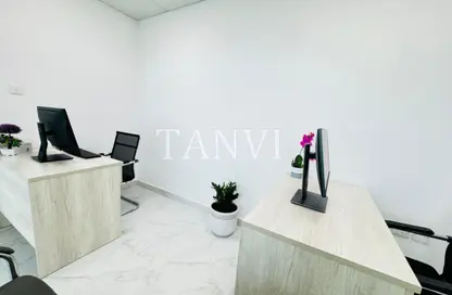 مكتب - غرفة نوم - 1 حمام للايجار في فاطمه محمد احمد بن سليمان - الرفاعة - بر دبي - دبي