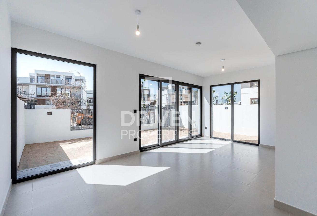 Modern Villa | Direct Access to Pool and Gym photo 4
