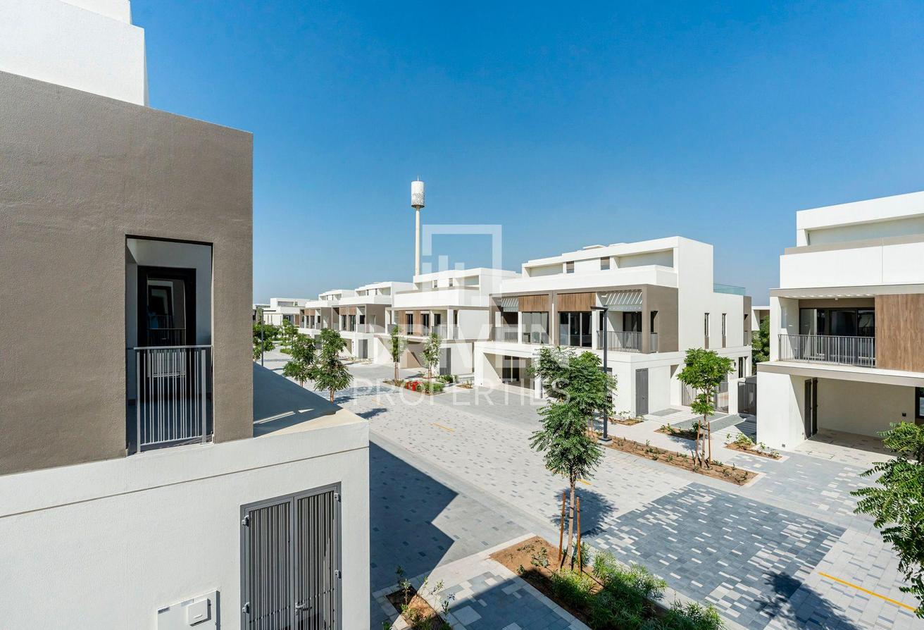Modern Villa | Direct Access to Pool and Gym photo 6