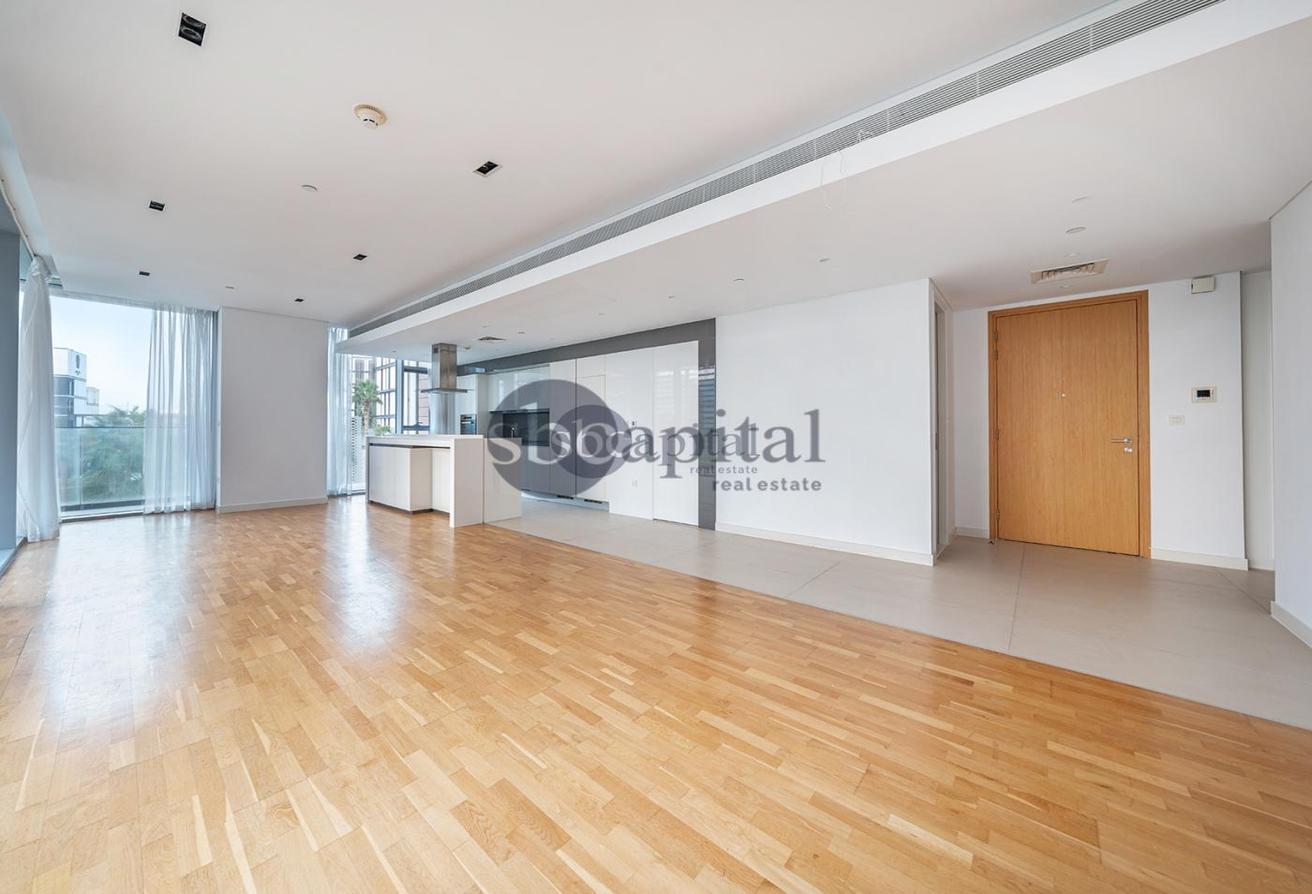 Available Now | Unfurnished | Great Condition photo 5