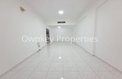 Apartment - 2 Bedrooms - 3 Bathrooms for rent in Corniche Building - Umm Hurair 1 - Umm Hurair - Bur Dubai - Dubai