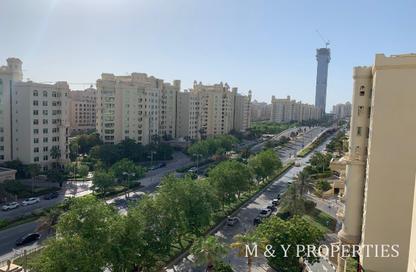 Apartment - 3 Bedrooms - 3 Bathrooms for rent in Jash Falqa - Shoreline Apartments - Palm Jumeirah - Dubai