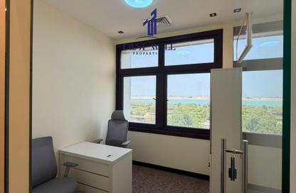Business Centre - Studio - 5 Bathrooms for rent in Dar Al Salam Building - Corniche Road - Abu Dhabi Business Centre - Studio - 5 Bathrooms for rent in Dar Al Salam Building - Corniche Road - Abu Dhabi