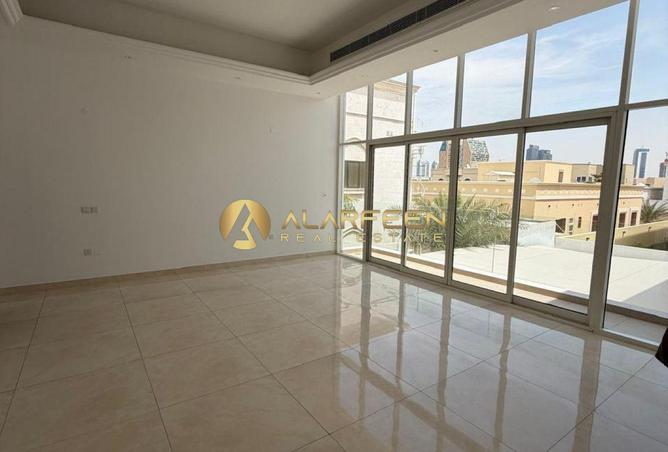 74639449 - Property Image 2