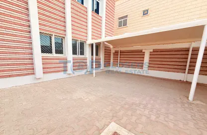 شقة - 3 غرف نوم - 5 حمامات للايجار في عقدة العامرية - الجيمي - العين