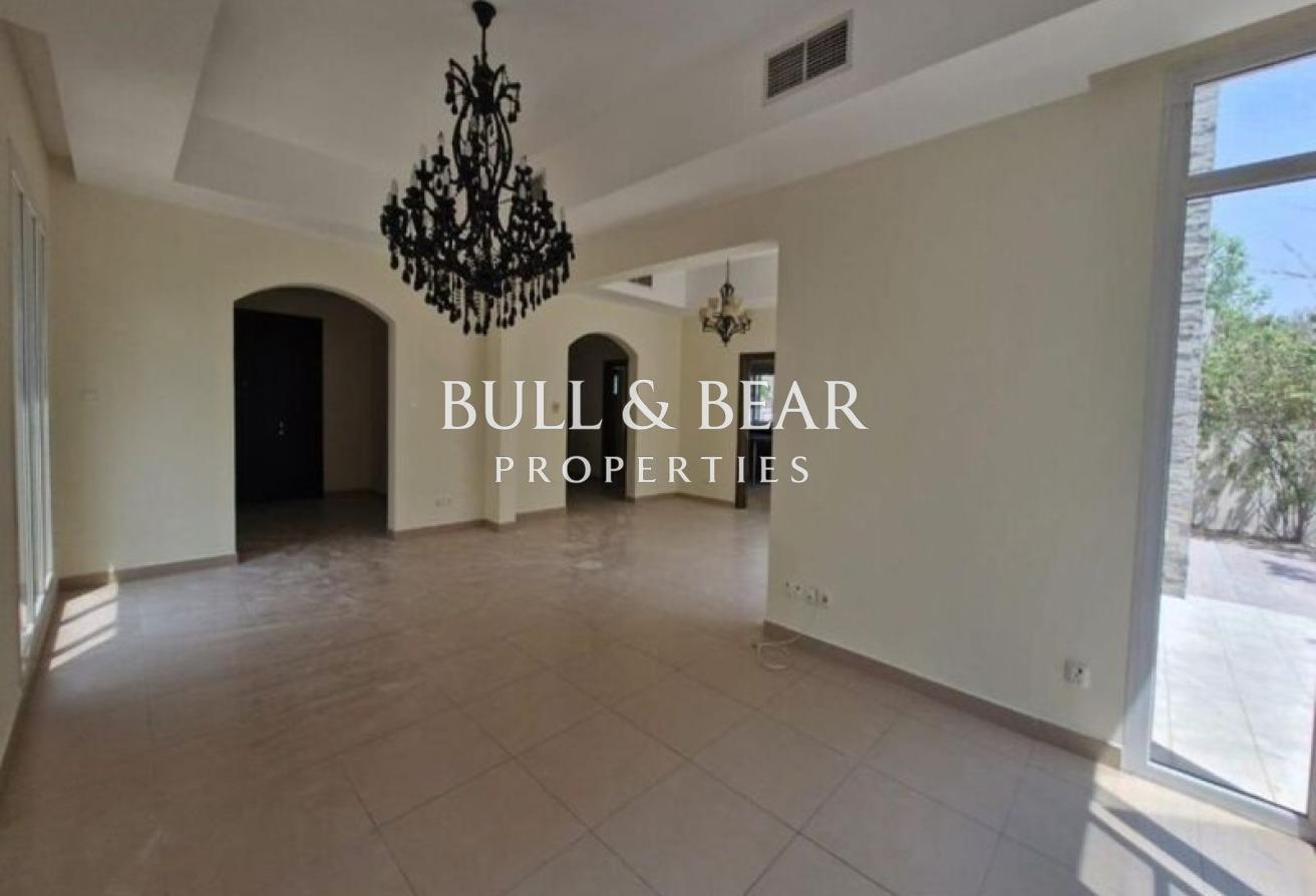 Modern Style | 5Br | Gated Community | Near Park photo 8