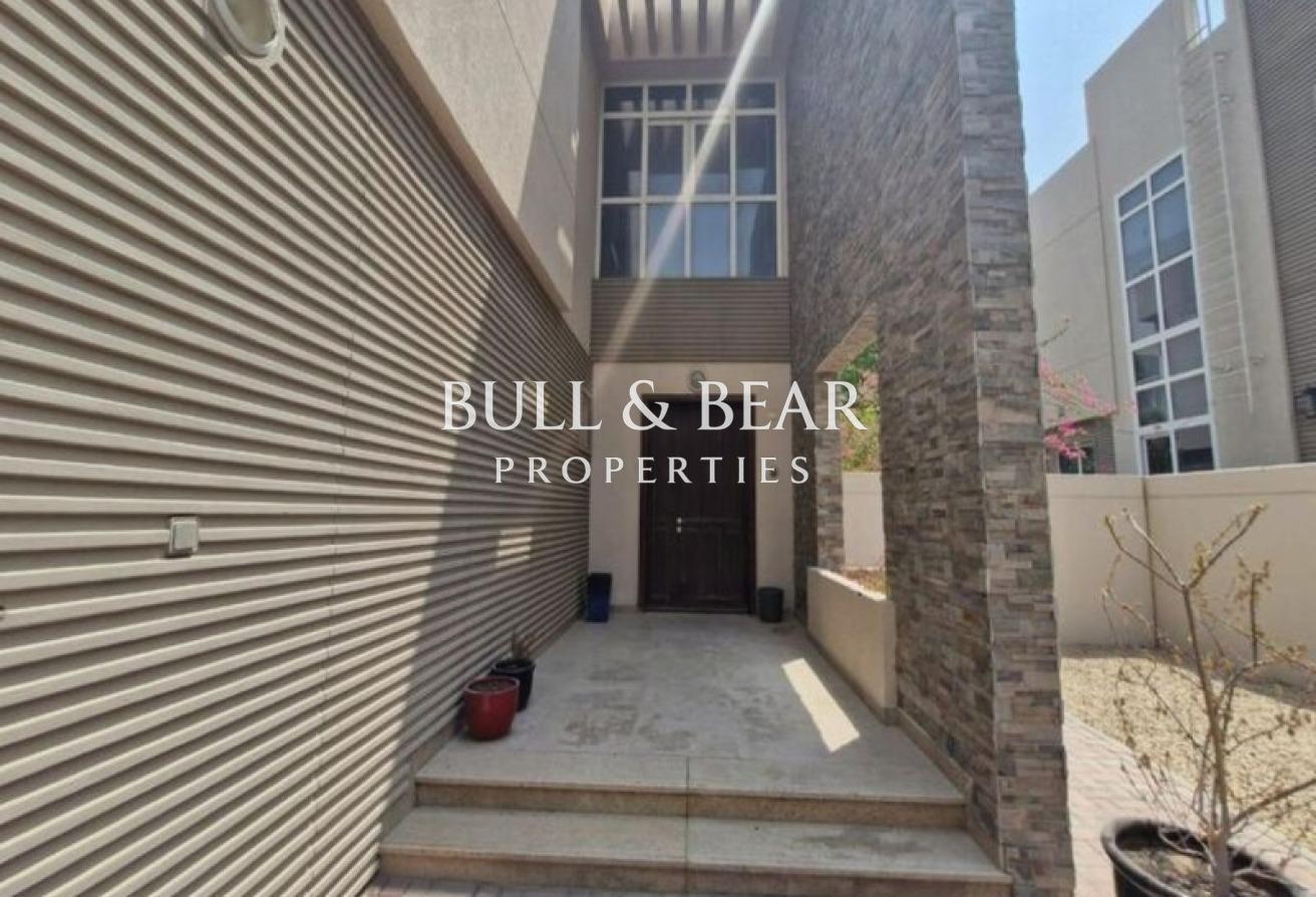 Modern Style | 5Br | Gated Community | Near Park photo 4