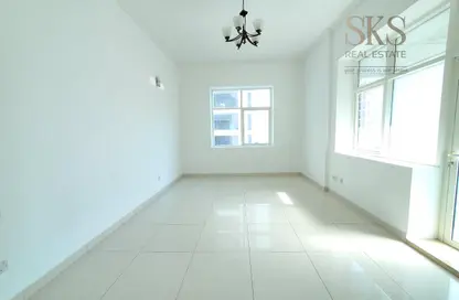 Apartment - 2 Bedrooms - 2 Bathrooms for rent in Metro Building - Al Barsha 1 - Al Barsha - Dubai