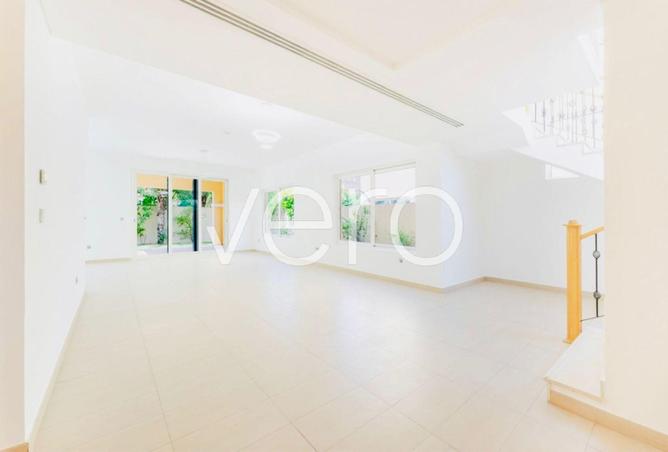 56151771 - Property Image 2