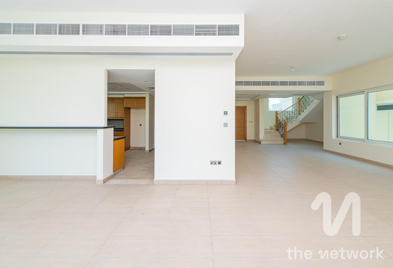 Single Row | Large Plot | Private Pool | Available photo 6