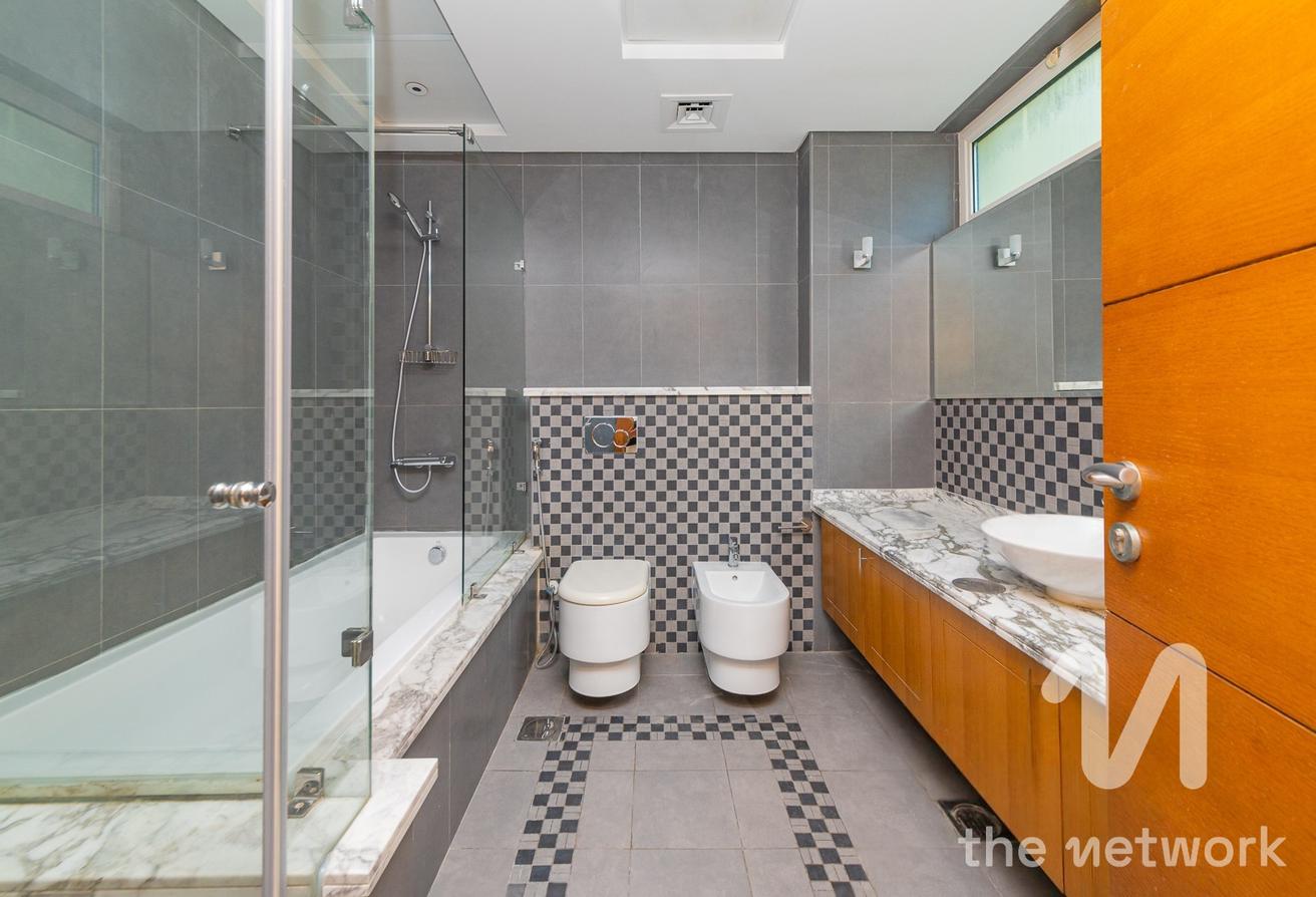 Single Row | Large Plot | Private Pool | Available photo 11