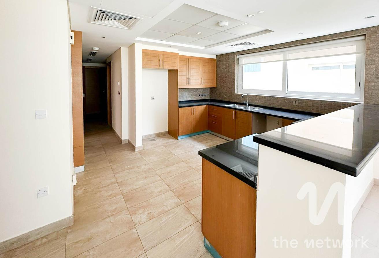 Single Row | Large Plot | Private Pool | Available photo 5