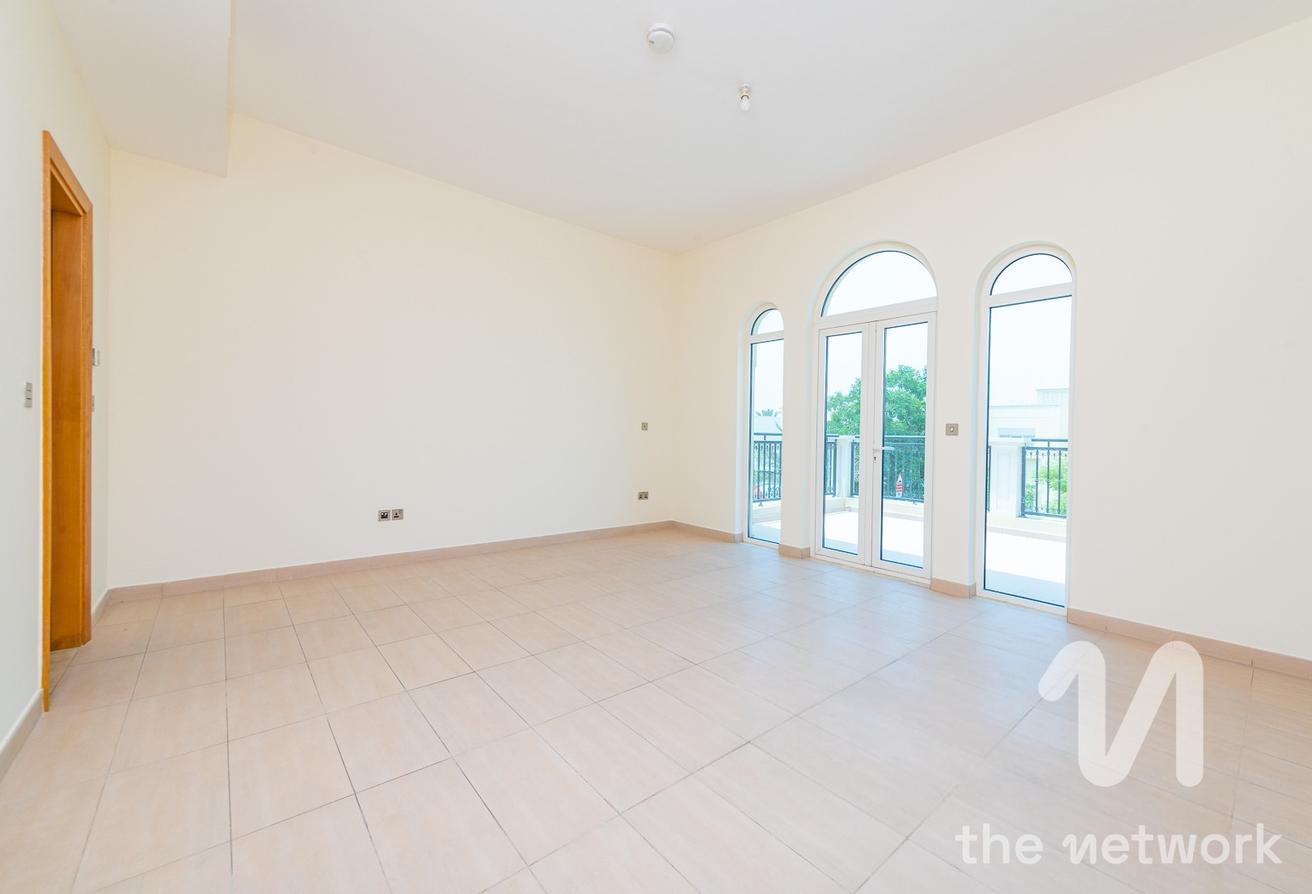 Single Row | Large Plot | Private Pool | Available photo 10